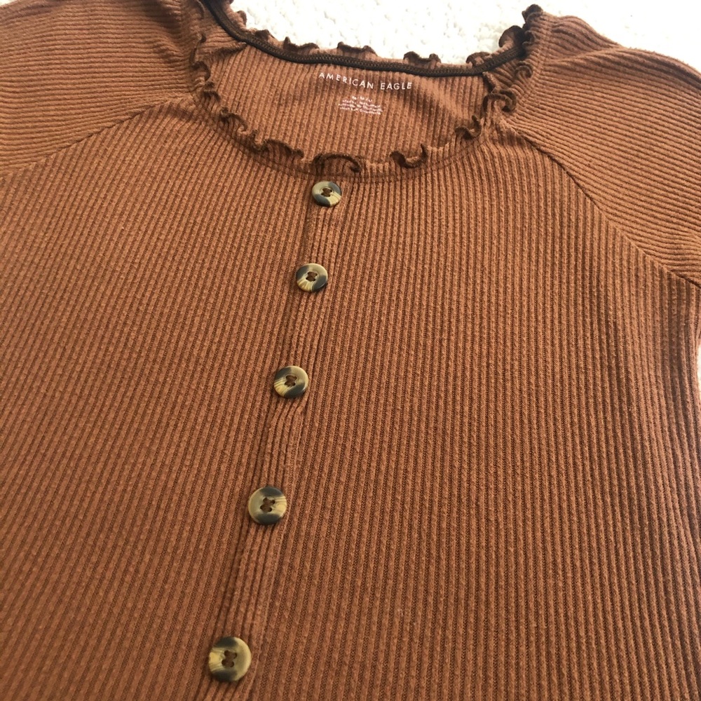 American Eagle Ruffle Longsleeve - Picture 2 of 4